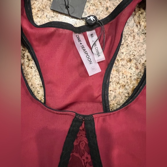 ONE TEASPOON Lulu Mesh And Lace Bralette -
Wine Size XS/Size 2 US NWT - Picture 10 of 10